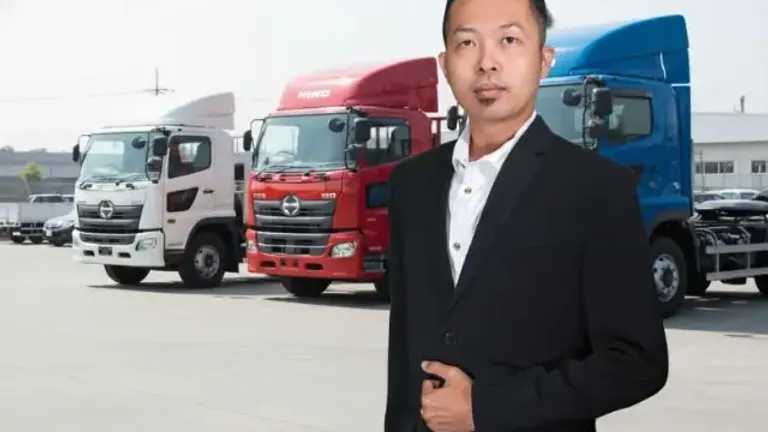 Armada Truk Hino