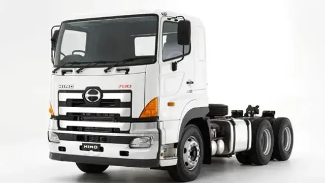 Truk Hino 700